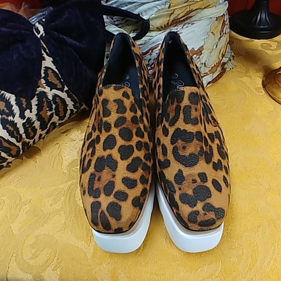 Fabulous Cheetah Print Shoes - Picture 2 of 6